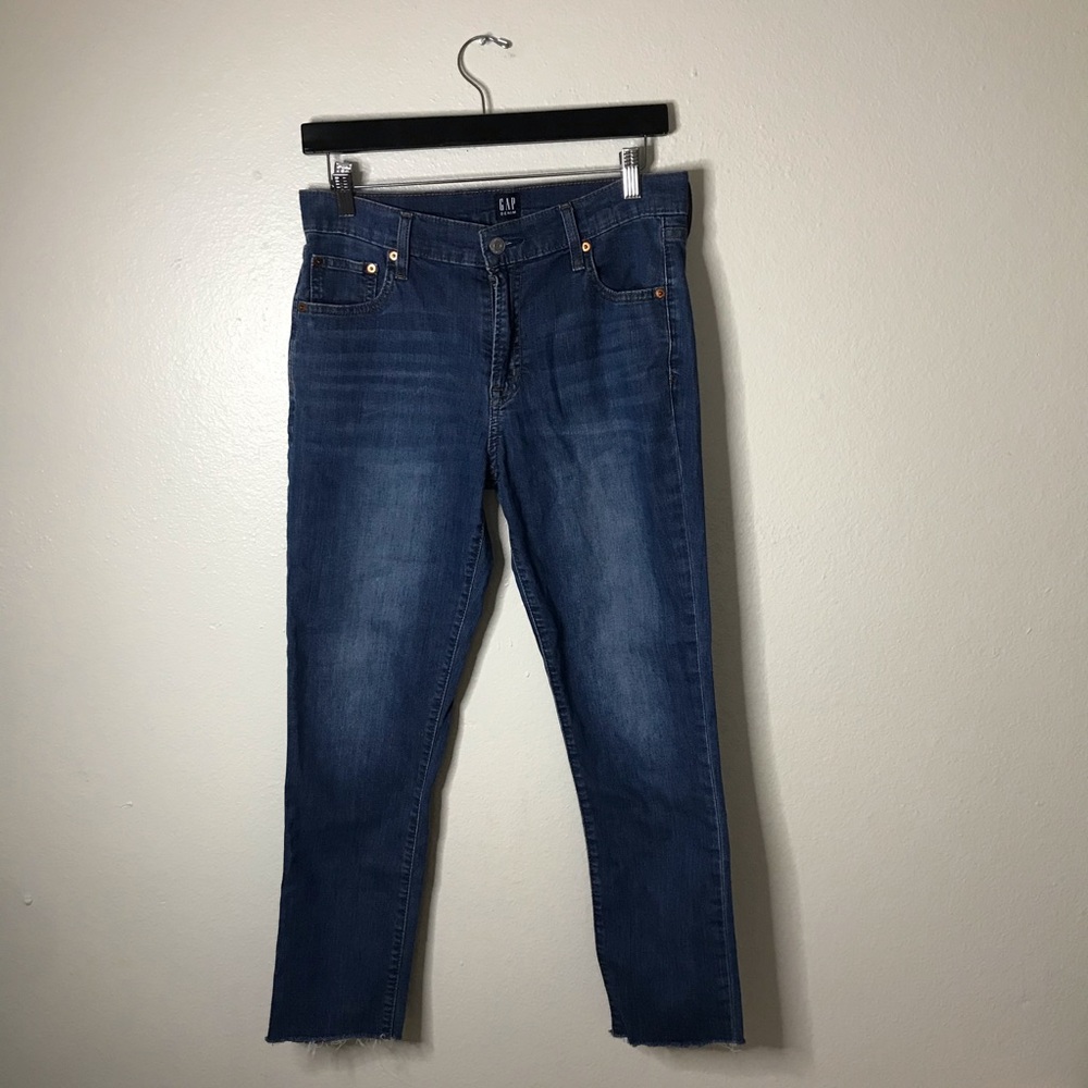 3/20$ Gap best girlfriend high waisted raw hem jeans